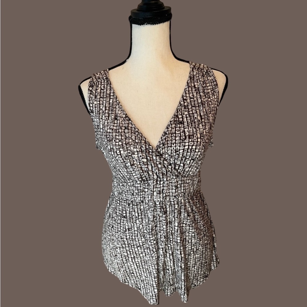 Banana Republic Size Small White Brown Jersey Knit Tank V Neck Casual Top